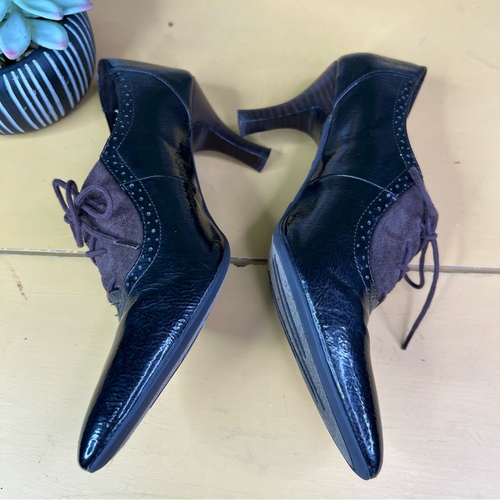 VINTAGE ETIENNE AIGNER Brown Suede & Patent Leather Spectator Oxford Heels, 8 - Picture 11 of 14